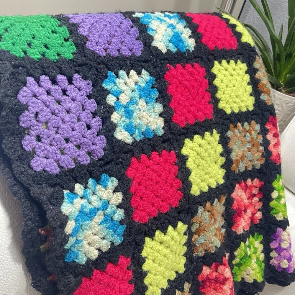 Vintage Retro Handmade Granny Square Crochet Wool Afghan Throw Blanket 70